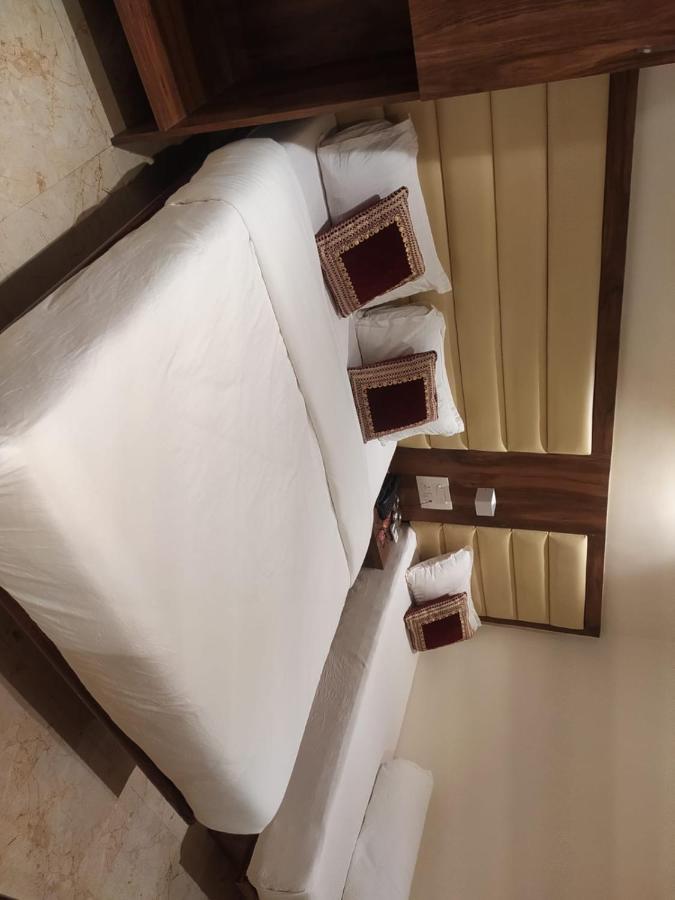 Hotel Adams Inn Near Mumbai Airport Esterno foto