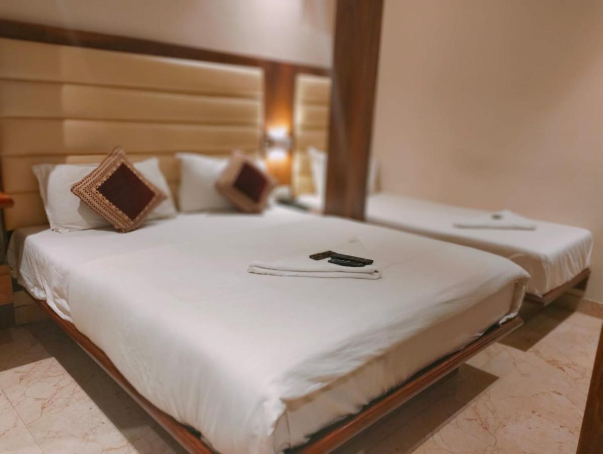 Hotel Adams Inn Near Mumbai Airport Esterno foto