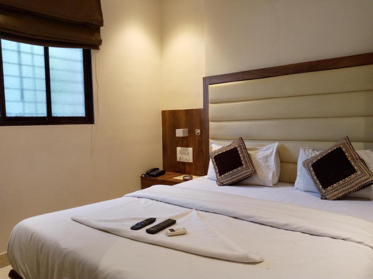 Hotel Adams Inn Near Mumbai Airport Esterno foto