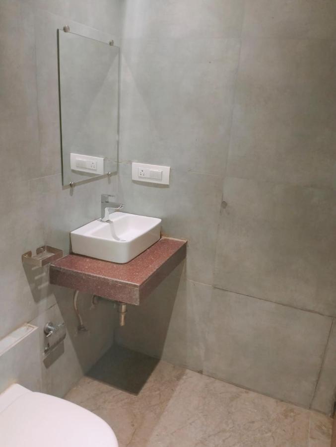 Hotel Adams Inn Near Mumbai Airport Esterno foto
