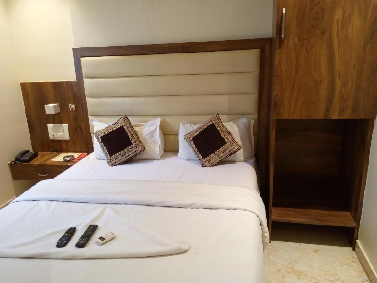 Hotel Adams Inn Near Mumbai Airport Esterno foto